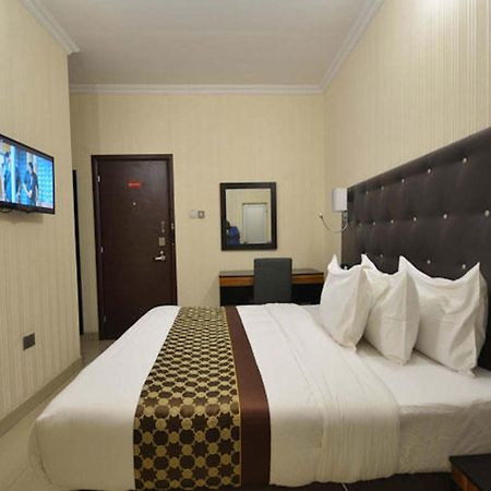Lakeem Suites Agboyin Surulere Lagos Bagian luar foto