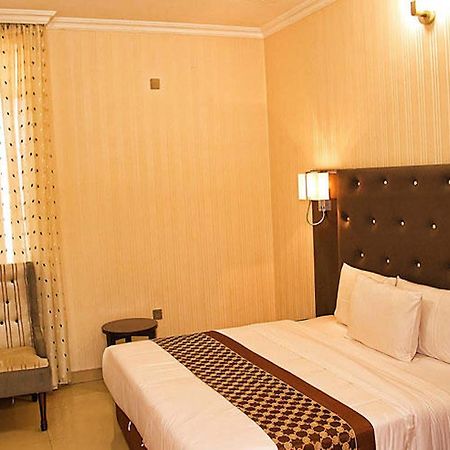 Lakeem Suites Agboyin Surulere Lagos Bagian luar foto